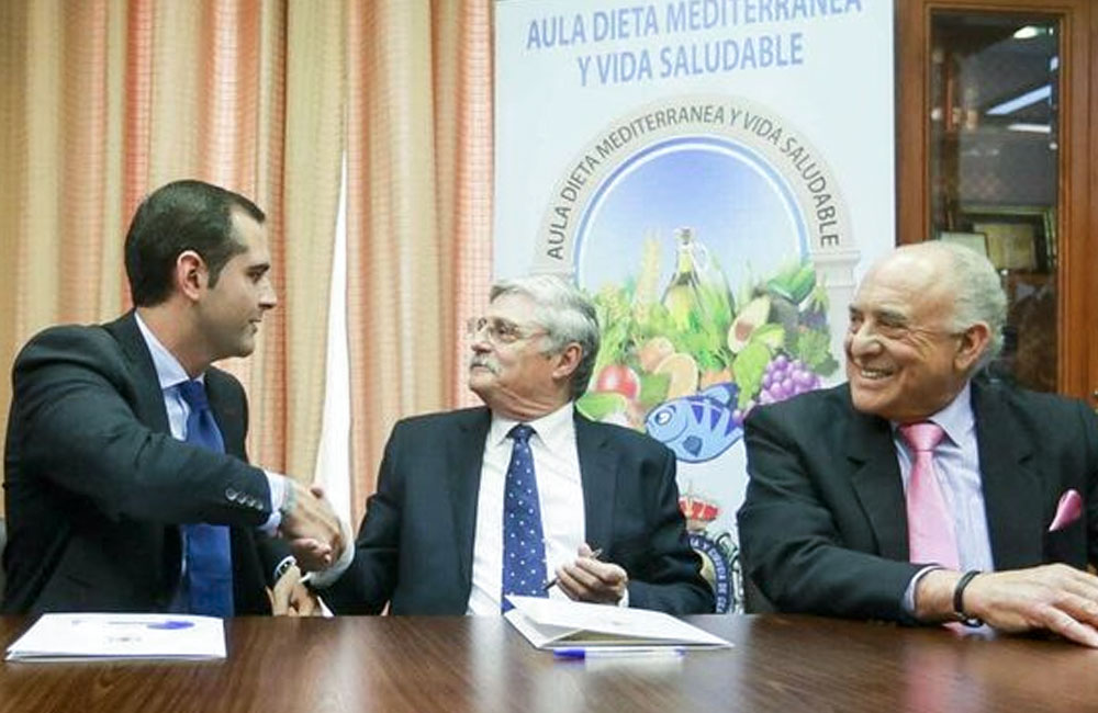 La Fundación RAMAO de la Real Academia de Medicina de Andalucía Oriental firma convenios de colaboración con la Empresa Municipal Almería Turística (EMAT) y la Sociedad Primaflor para impulsar el Aula de la Dieta Mediterránea